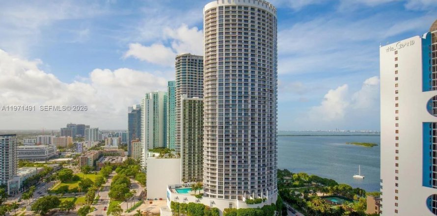 Condominio en Miami, Florida, 1 dormitorio  № 2032019