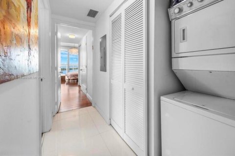 Copropriété à louer à Miami, Floride: 2 chambres, 128.21 m2 № 1931361 - photo 15