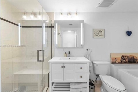 Copropriété à louer à Miami, Floride: 2 chambres, 128.21 m2 № 1931361 - photo 14