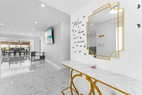 Casa en venta en Miramar, Florida, 3 dormitorios, 154.03 m2 № 1959485 - foto 5