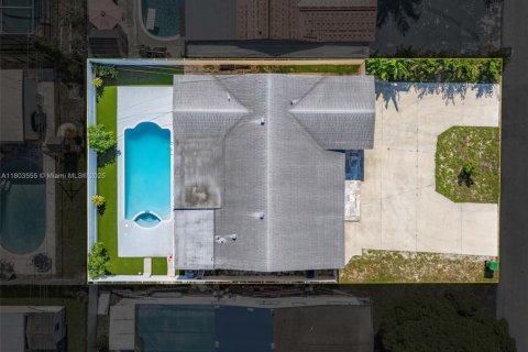 Casa en venta en Miramar, Florida, 3 dormitorios, 154.03 m2 № 1959485 - foto 4