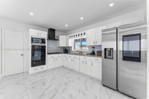 Casa en venta en Miramar, Florida, 3 dormitorios, 154.03 m2 № 1959485 - foto 9