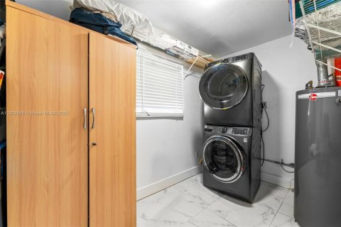 Casa en venta en Miramar, Florida, 3 dormitorios, 154.03 m2 № 1959485 - foto 22