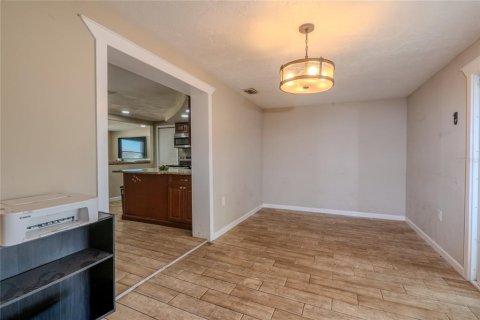 House in Holiday, Florida 3 bedrooms, 154.87 sq.m. № 2226216 - photo 20
