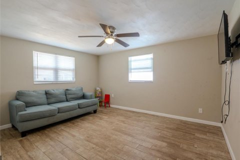 House in Holiday, Florida 3 bedrooms, 154.87 sq.m. № 2226216 - photo 22