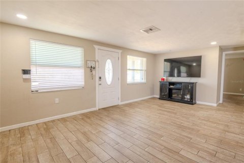 House in Holiday, Florida 3 bedrooms, 154.87 sq.m. № 2226216 - photo 11