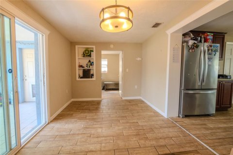 House in Holiday, Florida 3 bedrooms, 154.87 sq.m. № 2226216 - photo 17