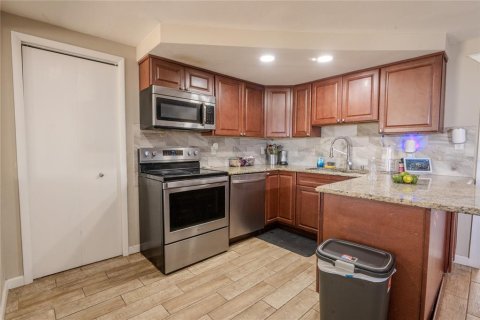 House in Holiday, Florida 3 bedrooms, 154.87 sq.m. № 2226216 - photo 3