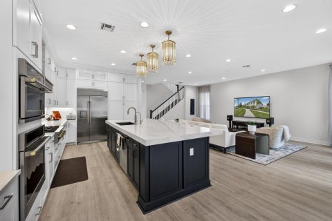 House in Palm Beach Gardens, Florida 5 bedrooms, 403.38 sq.m. № 2187371 - photo 4