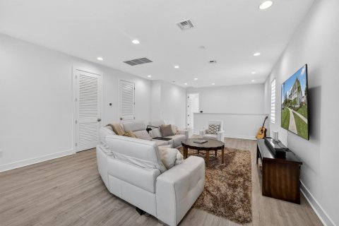 House in Palm Beach Gardens, Florida 5 bedrooms, 403.38 sq.m. № 2187371 - photo 16