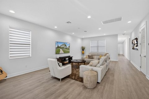 House in Palm Beach Gardens, Florida 5 bedrooms, 403.38 sq.m. № 2187371 - photo 15