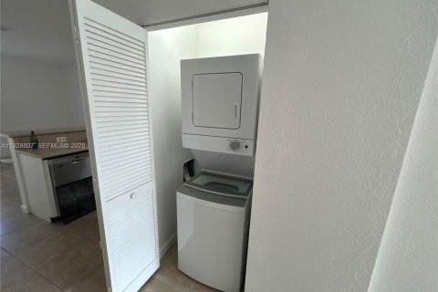 Touwnhouse à louer à Homestead, Floride: 3 chambres, 123.1 m2 № 1987311 - photo 9