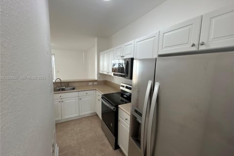 Touwnhouse à louer à Homestead, Floride: 3 chambres, 123.1 m2 № 1987311 - photo 16