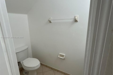 Touwnhouse à louer à Homestead, Floride: 3 chambres, 123.1 m2 № 1987311 - photo 8