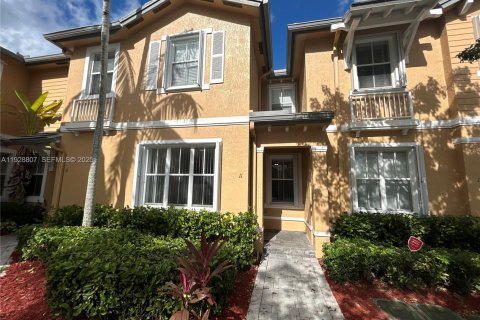 Touwnhouse à louer à Homestead, Floride: 3 chambres, 123.1 m2 № 1987311 - photo 1