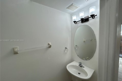 Touwnhouse à louer à Homestead, Floride: 3 chambres, 123.1 m2 № 1987311 - photo 7