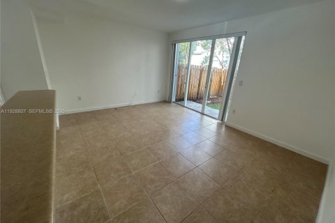 Touwnhouse à louer à Homestead, Floride: 3 chambres, 123.1 m2 № 1987311 - photo 24