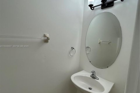 Touwnhouse à louer à Homestead, Floride: 3 chambres, 123.1 m2 № 1987311 - photo 5