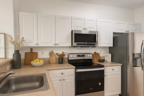 Touwnhouse à louer à Homestead, Floride: 3 chambres, 123.1 m2 № 1987311 - photo 12