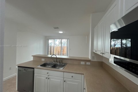 Touwnhouse à louer à Homestead, Floride: 3 chambres, 123.1 m2 № 1987311 - photo 15