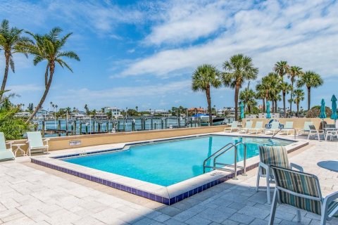 Condo in Clearwater, Florida, 1 bedroom  № 1663125 - photo 23