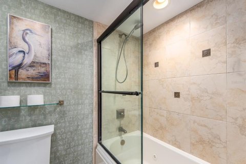 Condo in Clearwater, Florida, 1 bedroom  № 1663125 - photo 21