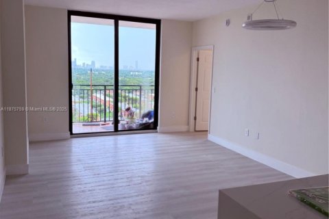 Condo in Coral Gables, Florida, 2 bedrooms  № 1927212 - photo 7