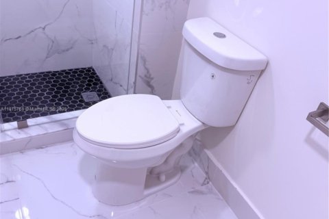 Condo in Coral Gables, Florida, 2 bedrooms  № 1927212 - photo 10