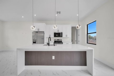 Casa en venta en Lehigh Acres, Florida, 3 dormitorios, 98.2 m2 № 2166652 - foto 8