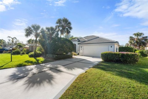 House in Osprey, Florida 4 bedrooms, 240.52 sq.m. № 1774085 - photo 2