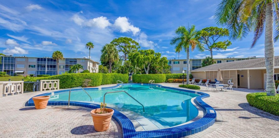 Condo in Lake Worth, Florida, 1 bedroom № 1100394