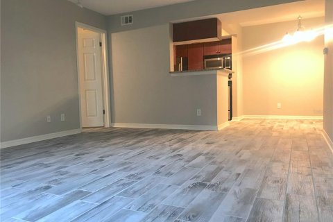 Condominio en alquiler en Saint Petersburg, Florida, 2 dormitorios, 78.78 m2 № 1912014 - foto 2