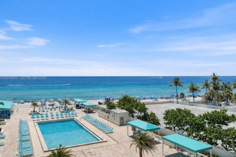 Apartment in Hollywood, Florida 1 bedroom, 84.17 sq.m. № 2145935 - photo 22