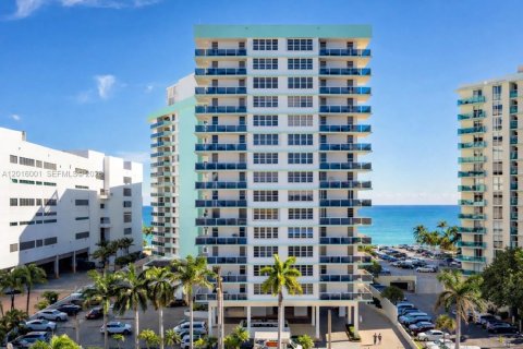 Apartment in Hollywood, Florida 1 bedroom, 84.17 sq.m. № 2145935 - photo 20