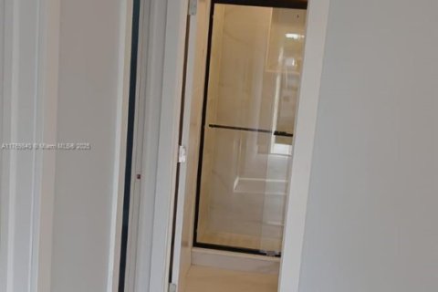 Casa en venta en Hollywood, Florida, 2 dormitorios, 49.05 m2 № 1691959 - foto 11