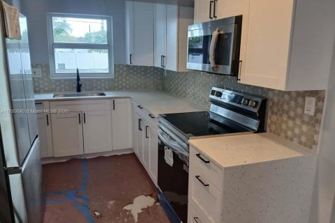 Casa en venta en Hollywood, Florida, 2 dormitorios, 49.05 m2 № 1691959 - foto 7