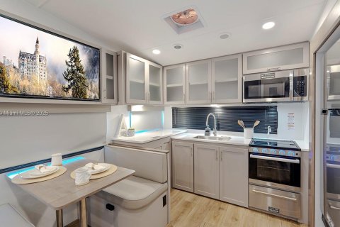 Casa en venta en Hollywood, Florida, 2 dormitorios, 49.05 m2 № 1691959 - foto 24