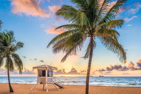 Condo in Fort Lauderdale, Florida  № 2013296 - photo 8