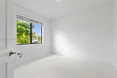 Villa ou maison à louer à Miami, Floride: 3 chambres, 122.63 m2 № 1939152 - photo 6