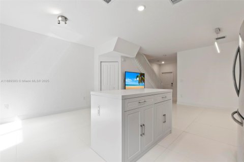 Villa ou maison à louer à Miami, Floride: 3 chambres, 122.63 m2 № 1939152 - photo 18