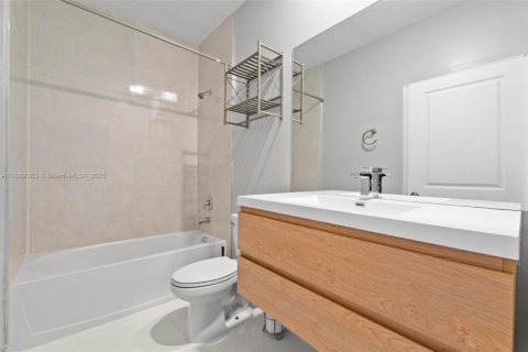 Villa ou maison à louer à Miami, Floride: 3 chambres, 122.63 m2 № 1939152 - photo 8