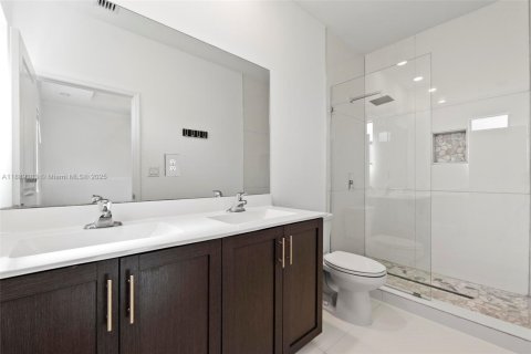 Villa ou maison à louer à Miami, Floride: 3 chambres, 122.63 m2 № 1939152 - photo 25