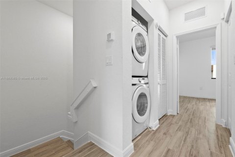 Villa ou maison à louer à Miami, Floride: 3 chambres, 122.63 m2 № 1939152 - photo 21