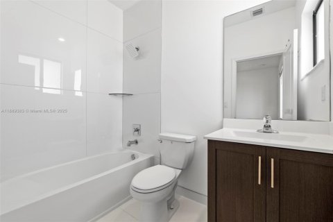 Villa ou maison à louer à Miami, Floride: 3 chambres, 122.63 m2 № 1939152 - photo 29
