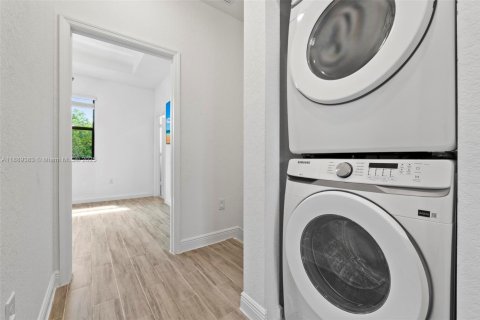 Villa ou maison à louer à Miami, Floride: 3 chambres, 122.63 m2 № 1939152 - photo 22