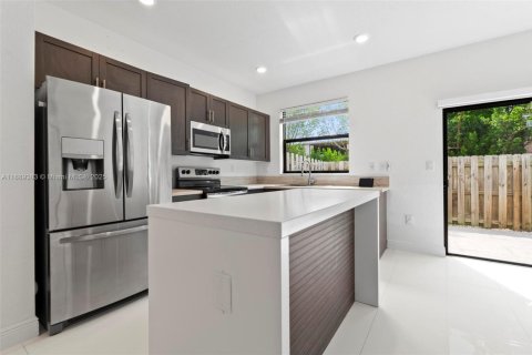 Villa ou maison à louer à Miami, Floride: 3 chambres, 122.63 m2 № 1939152 - photo 15