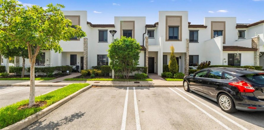 Villa ou maison à Miami, Floride 3 chambres, 122.63 m2 № 1939152