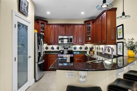 House in Tampa, Florida 3 bedrooms, 165.27 sq.m. № 1746519 - photo 9