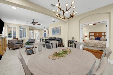House in Tampa, Florida 3 bedrooms, 165.27 sq.m. № 1746519 - photo 14