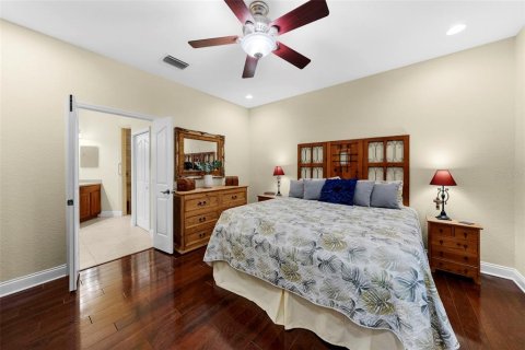 House in Tampa, Florida 3 bedrooms, 165.27 sq.m. № 1746519 - photo 17